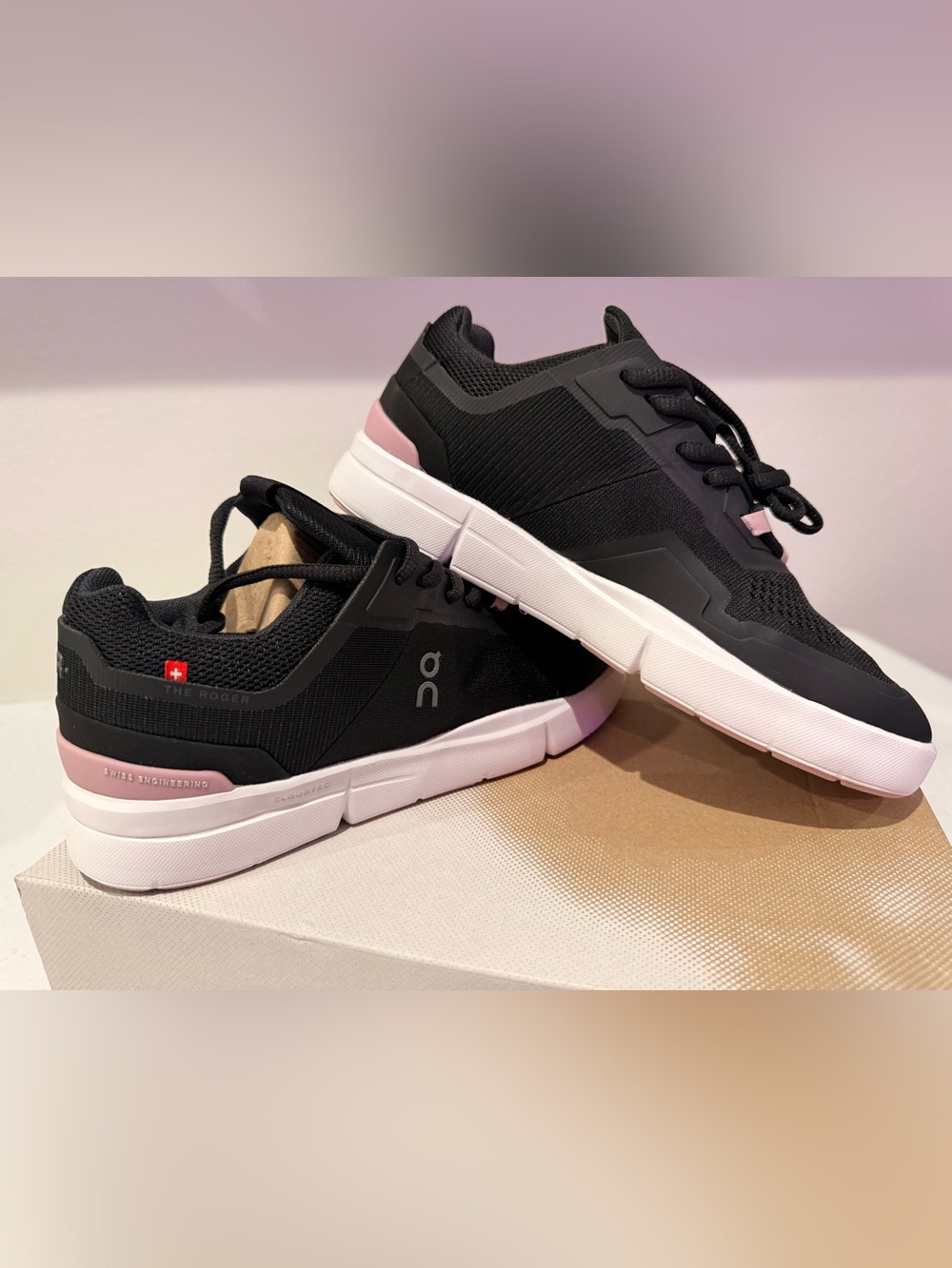 On Cloud THE ROGER Spin Low Top Lace-Up Athletic Sneakers Black/Zephyr Size 7W - Picture 2 of 6